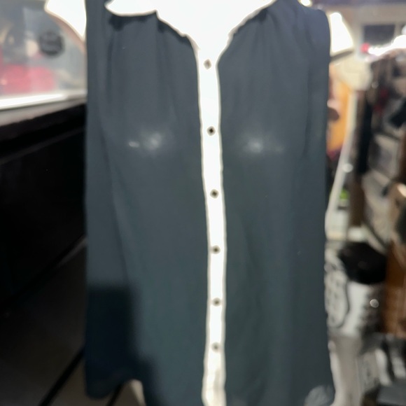 Fits small - Picture 3 of 5